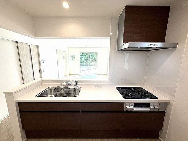 大きなシンクや広いワークトップやたっぷりの収納スペース!使い勝手が良く毎日のお料理が楽しくなりそう♪