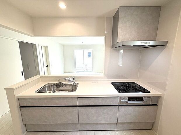 大きなシンクや広いワークトップやたっぷりの収納スペース!使い勝手が良く毎日のお料理が楽しくなりそう♪