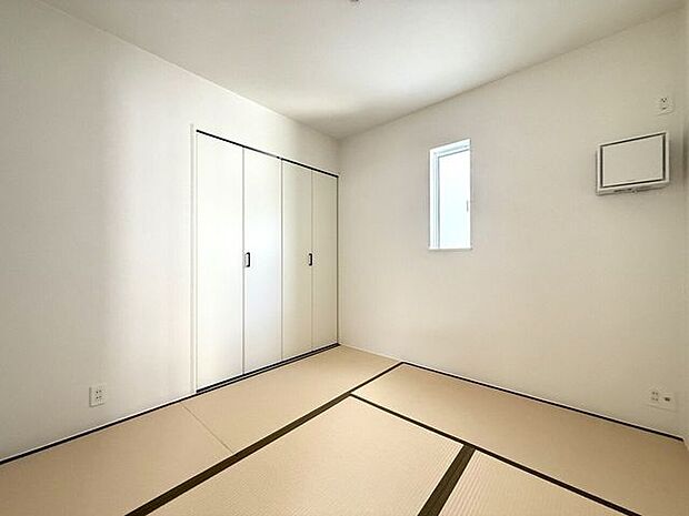 リビング横に設けられた和室は、客間やお子様のお昼寝にと大変便利です。