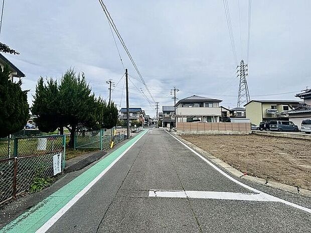 西側道路