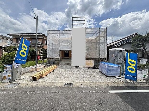 完成前の物件に限り、カラー選択やオプション工事 などのサービス特典が受けられる場合がございます。詳しくお知りになりたい方はお気軽にお問合せください。