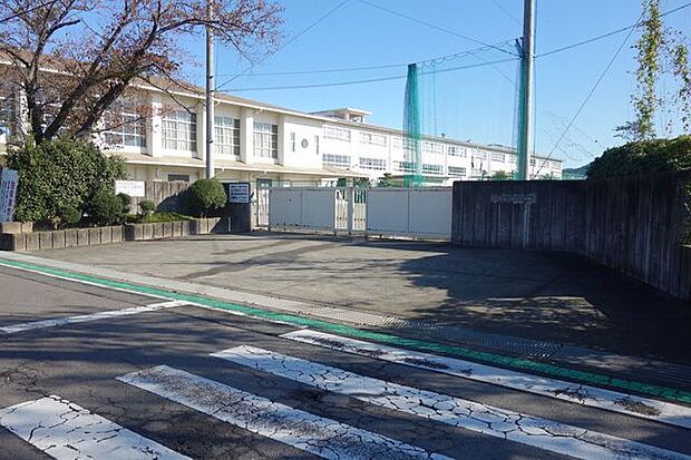 犬山市立南部中学校 850m