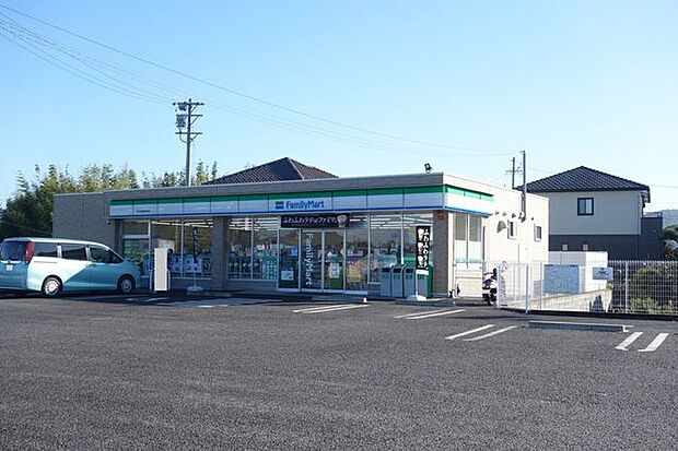 ファミリーマート 犬山羽黒新田店 600m