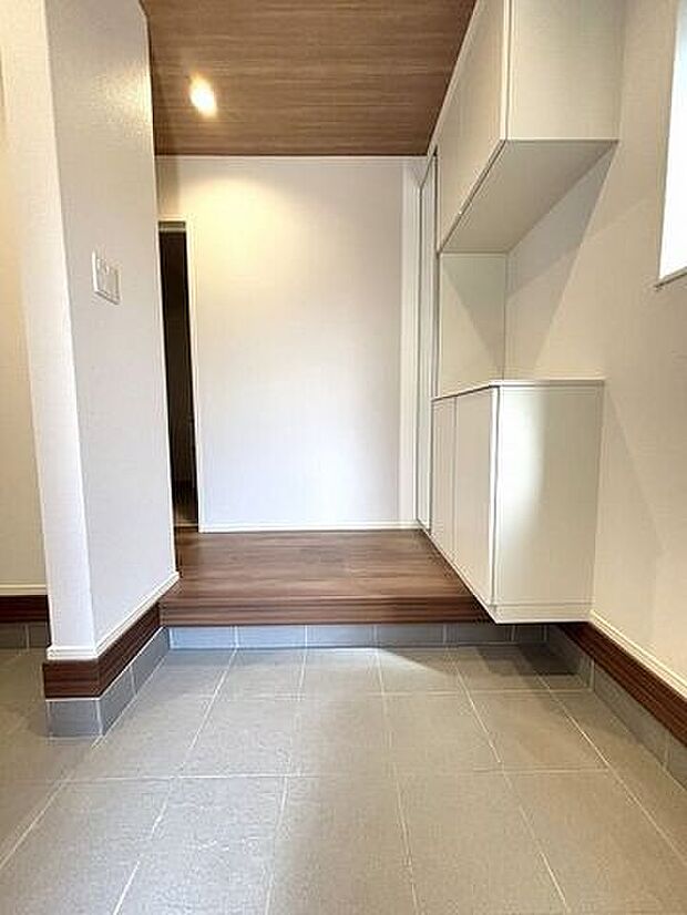ご家族とともに増えていく靴も、収納力に優れたシューズinクローゼットがあることで安心できますね♪