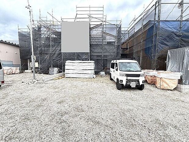 完成前の物件に限り、カラー選択やオプション工事 などのサービス特典が受けられる場合がございます。詳しくお知りになりたい方はお気軽にお問合せください。