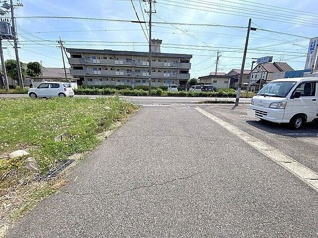 西側道路