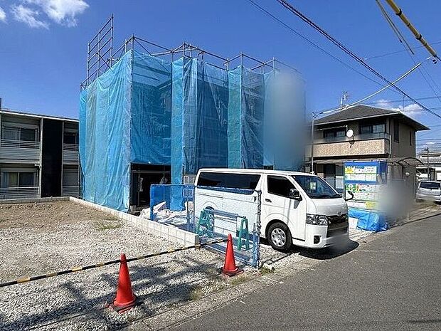完成前の物件に限り、カラー選択やオプション工事 などのサービス特典が受けられる場合がございます。詳しくお知りになりたい方はお気軽にお問合せください。