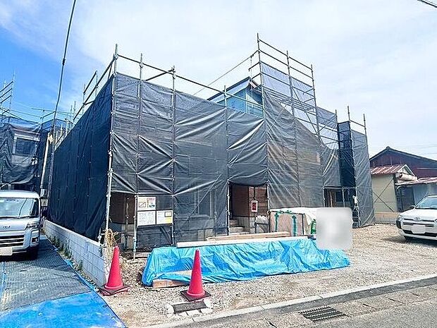 完成前の物件に限り、カラー選択やオプション工事 などのサービス特典が受けられる場合がございます。詳しくお知りになりたい方はお気軽にお問合せください。