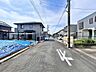 外観：前面道路含む現地写真