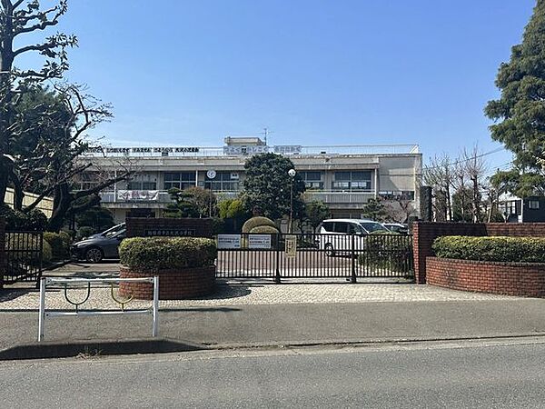 大沢小学校 1880m