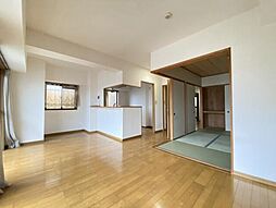 ロイヤルステージ淵野辺 3LDKのリビング/ダイニング