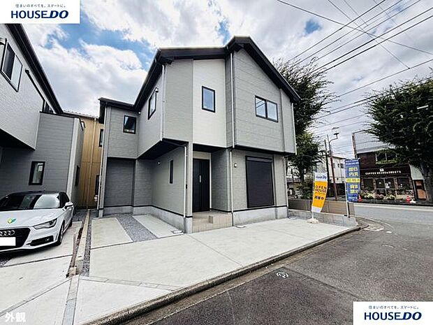 開放感あふれる角地に立つ新築住宅。陽当り・通風ともに良好で、心地よい暮らしを叶えます。