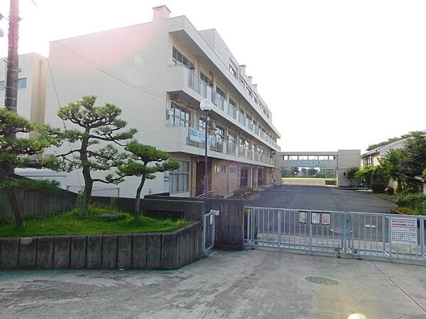 田名北小学校 550m