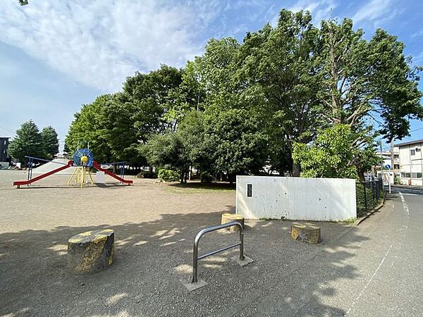 てるて公園 360m