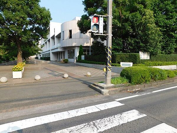 小山小学校 875m