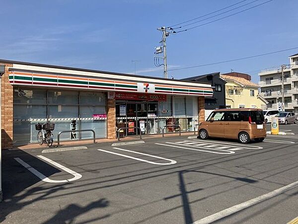 セブンイレブン相模原横山3丁目店 320m