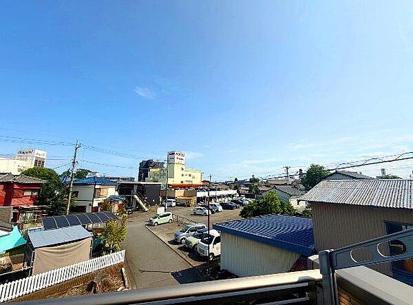 2階窓からの眺望です。
