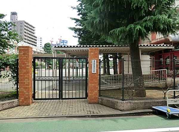 小学校 300m 北区立赤羽小学校(北区立赤羽小学校まで300m 徒歩4分。)