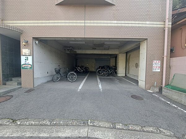 画像5:駐輪場