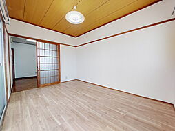 第一グランディール 302 号室 3階1DKのリビング/ダイニング