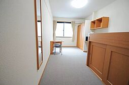 レオパレスエクレール松山 101 号室 1階1Kのリビング/ダイニング