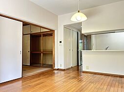 グレーシィ高の原B棟 4LDKのリビング/ダイニング