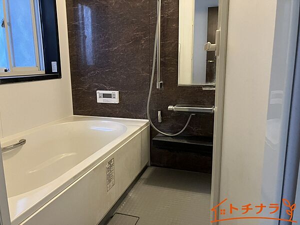 浴室を拡大表示