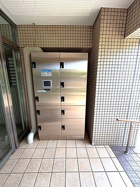 宅配ボックス完備でネットショッピングの商品受け取りもスムーズにできます。