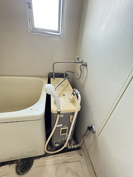 バランス窯です。1993年製の機器の為、交換を推奨いたします。