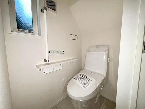 毎日使う場所だからこそ、使い勝手を考慮しました。白を基調に、飽きのこない空間は質感豊かな仕上がりとなっております。