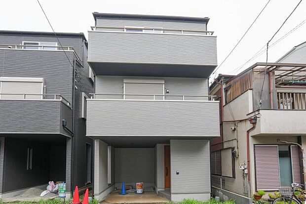 外壁は嬉しいお手入れのし易いサイディング仕様。モルタル壁に比べ経年劣化に強いので、いつまでもオンリーワンに輝き続けます。