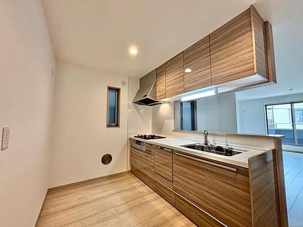 お気に入りのこの場所。いつもと変わらない週末のひととき。なんでもない朝の会話さえもとっておきの時間になります。