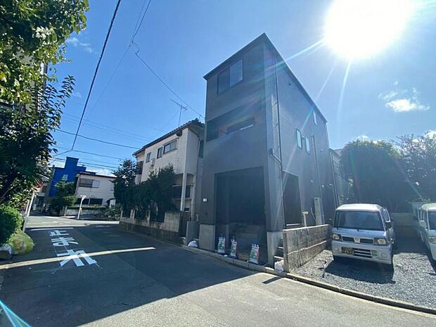 車通りが少なく、静かで安心して暮らせる環境です。