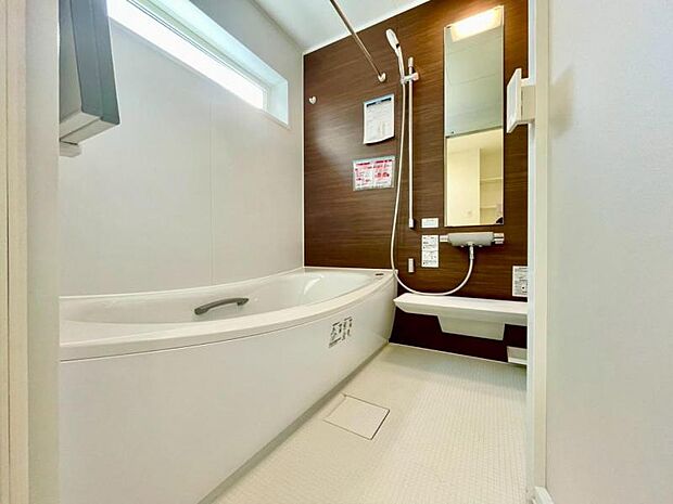 高級感を演出する内装。くつろぎのスペースにも、癒しのスペースにもなる心休まる空間です。