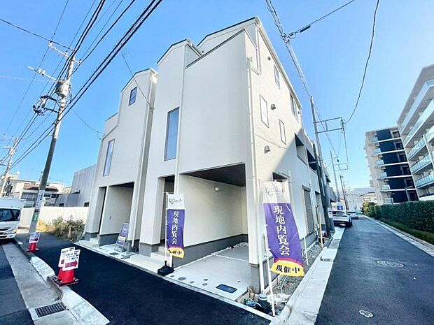 住まいの中に豊かな光を、デザインされた窓からの採光が照らし出す空間、作り手の拘りと空間設計の妙が見せるクオリティ