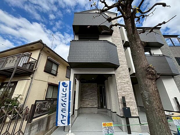 外壁は嬉しいお手入れのし易いサイディング仕様。モルタル壁に比べ経年劣化に強いので、いつまでもオンリーワンに輝き続けます。（サイディング）