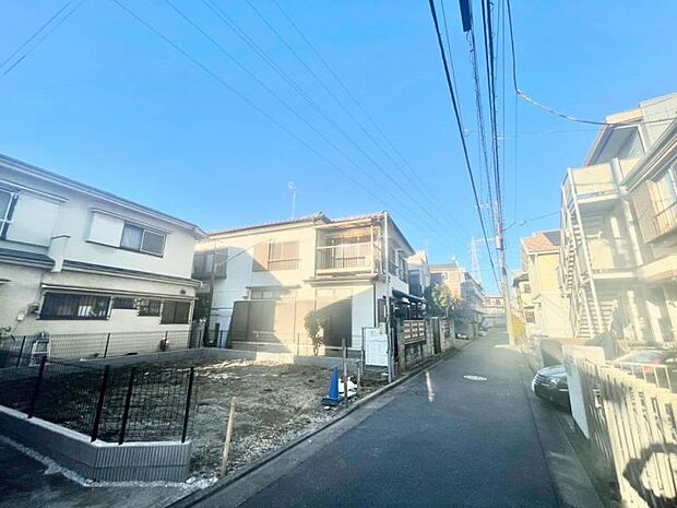 車通りが少なく、静かで安心して暮らせる環境です。