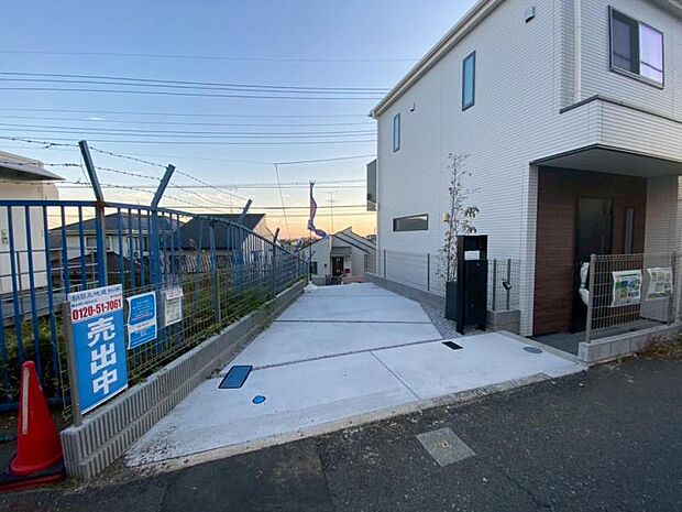 駐車スペースは2台分あります。