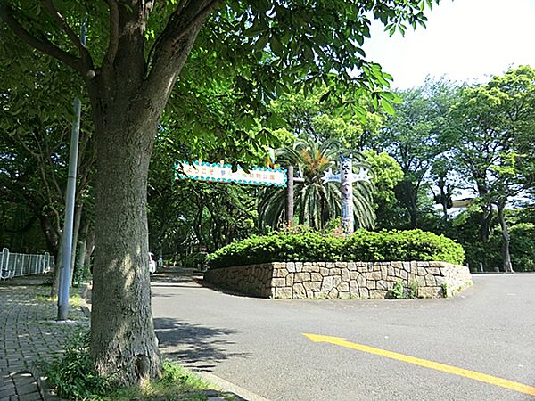 夢見ヶ崎動物公園　900ｍ