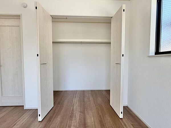普段使わない季節用品やトランクなど、大きなものもラクラク収納できます。