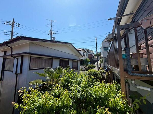 バルコニーからの眺望。季節による景色の変化を日常の生活と共に感じてください。