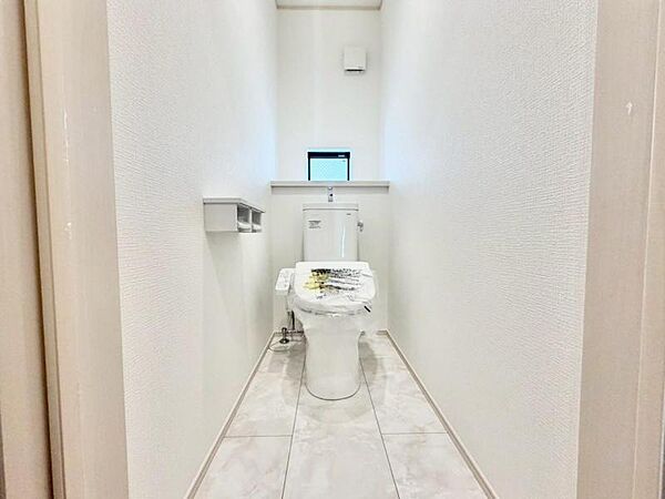 毎日使う場所だからこそ、使い勝手を考慮しました。白を基調に、飽きのこない空間は質感豊かな仕上がりとなっております。