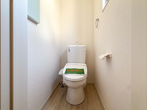 清潔感のあるシンプルで使いやすいトイレです。