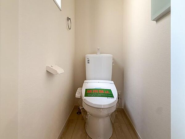 清潔感のあるシンプルで使いやすいトイレです。