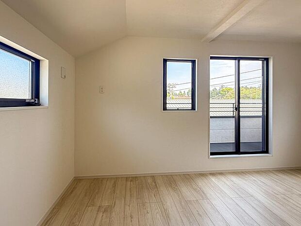 繋げても、仕切っても使えるお部屋です。