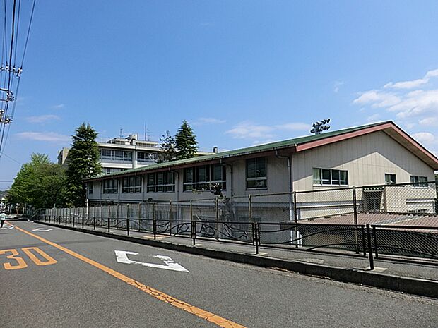 川崎市立南生田中学校　90ｍ