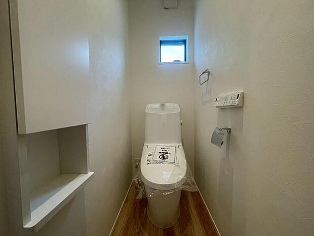 清潔感のあるシンプルで使いやすいトイレです。