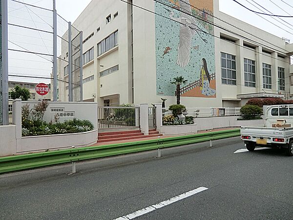 世田谷区立八幡中学校　1610m