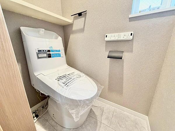 毎日使う場所だからこそ、使い勝手を考慮しました。白を基調に、飽きのこない空間は質感豊かな仕上がりとなっております。