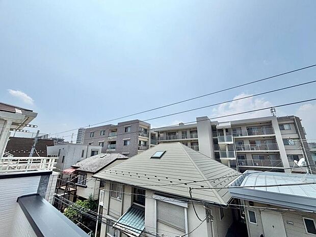 車の往来が少なく安心感のある立地です。